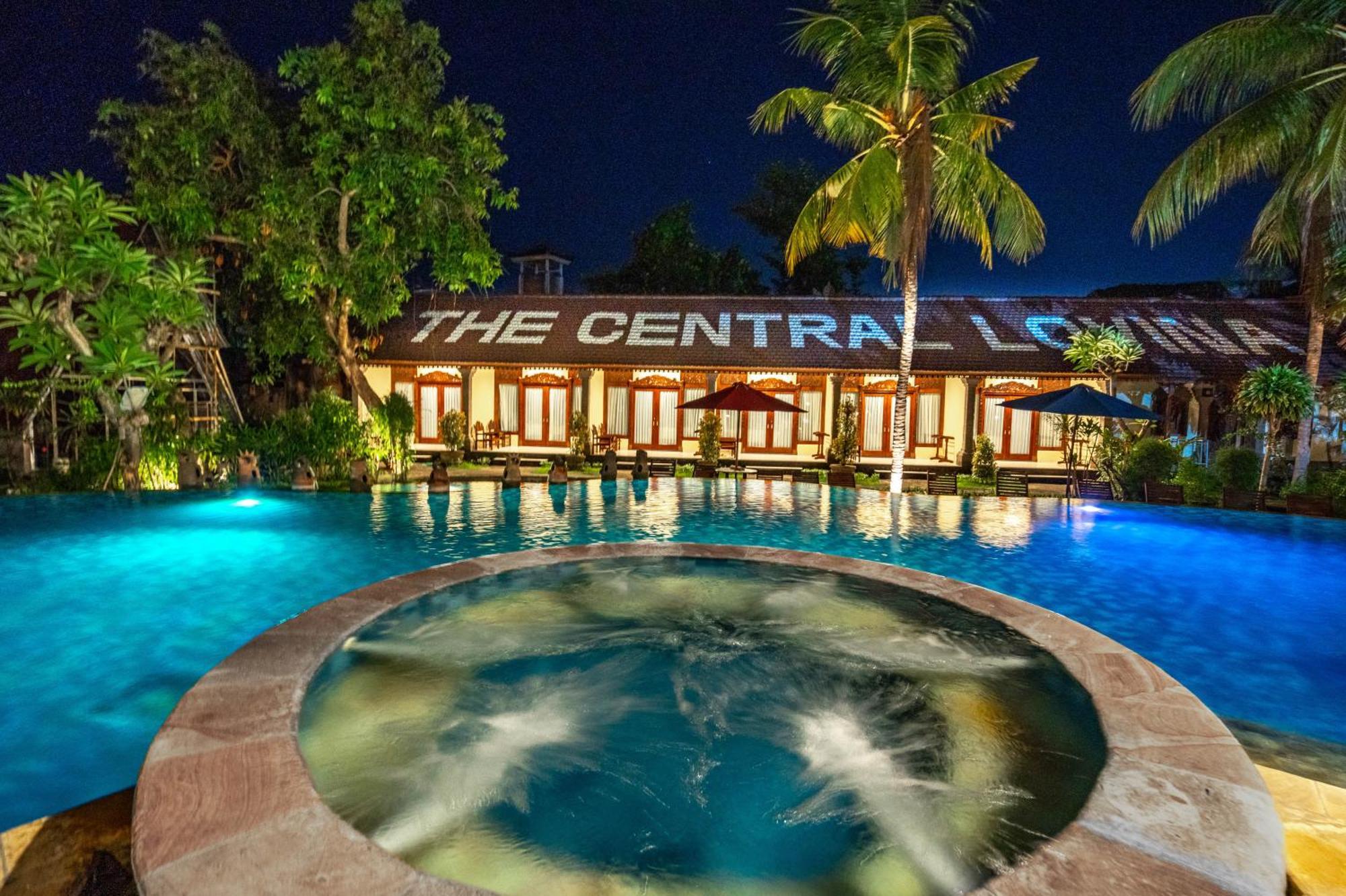 The Central Lovina Hotel & Restaurant Exterior photo
